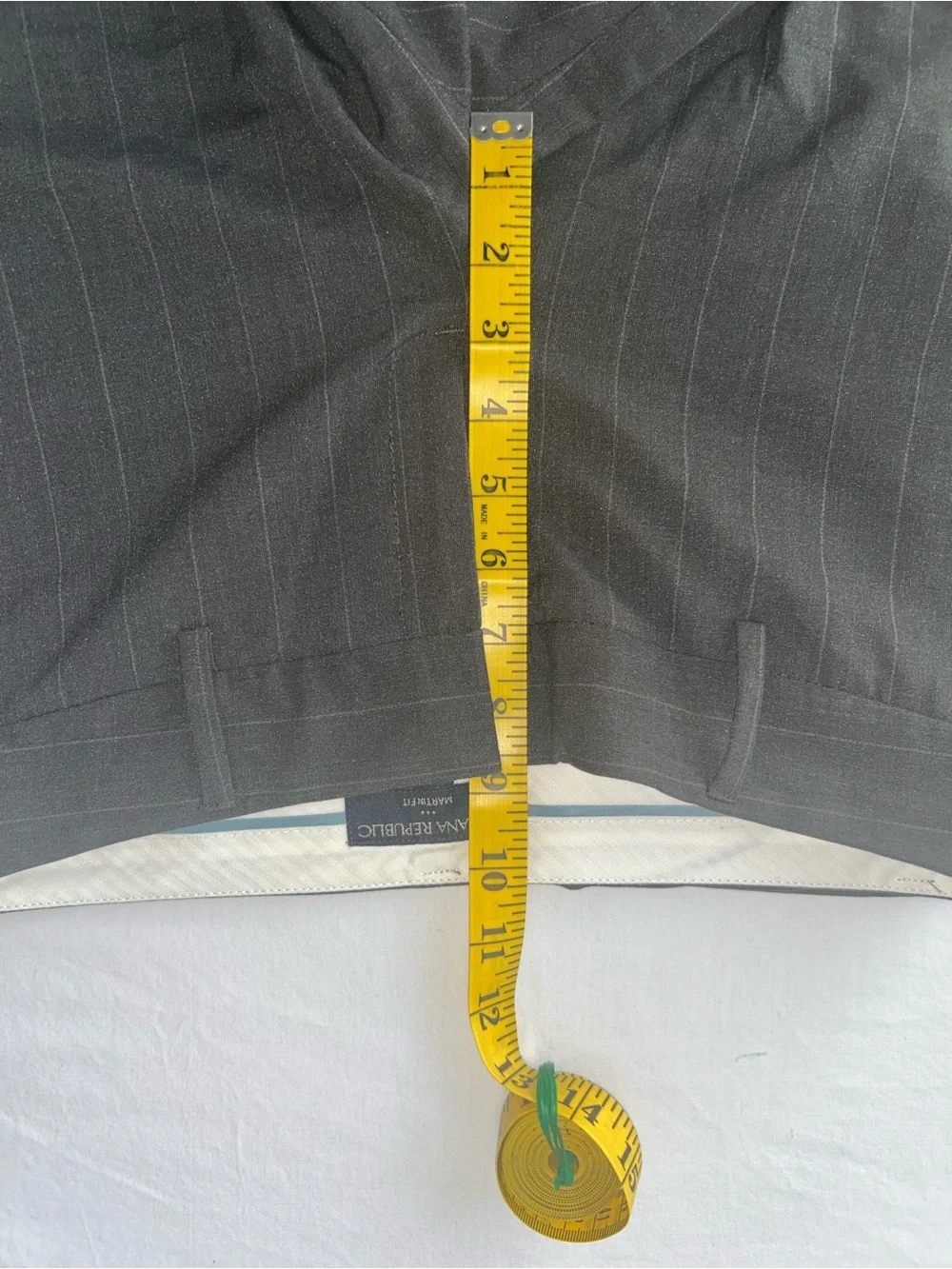 Banana Republic Martin Fit Size 4 Charcoal Pin Striped Flare Leg Pants 30 X 33